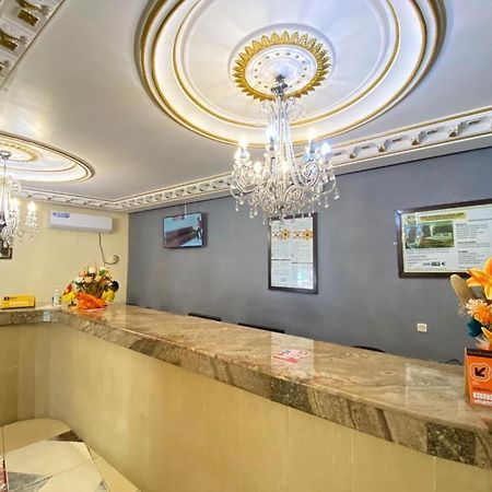 Fini Hotel Bobende Limbe Exterior photo