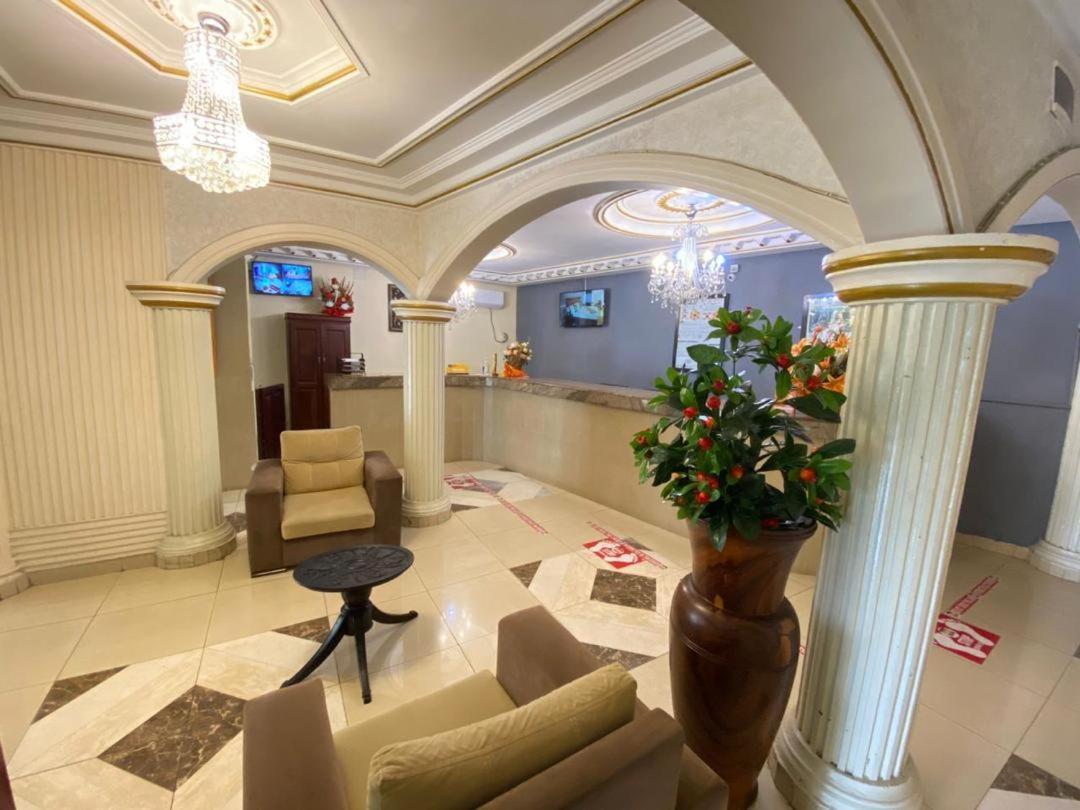 Fini Hotel Bobende Limbe Exterior photo